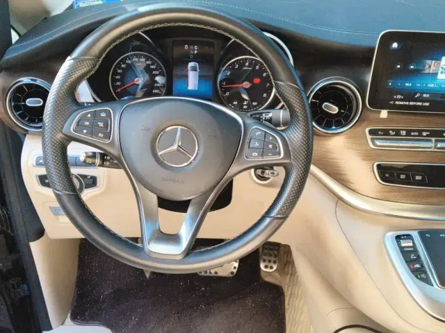 Mercedes-Benz V-Class — Фото автомобиля 6