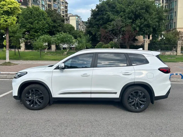 Chery Tiggo 8 — Фото автомобиля 4