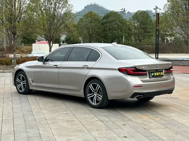 BMW 5 Series — Фото автомобиля 7