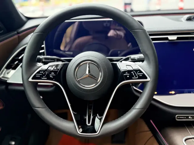 Mercedes-Benz E-Class — Фото автомобиля 15