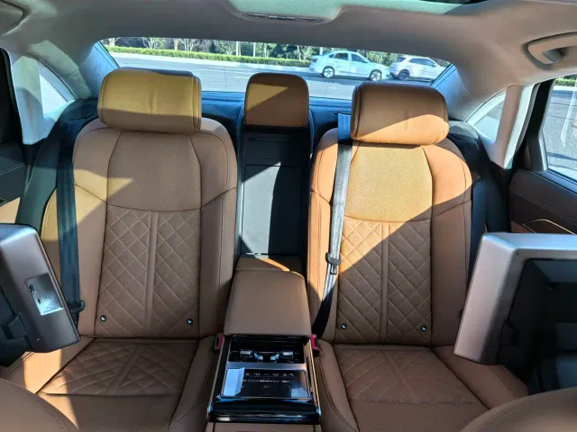 Audi A8 — Фото автомобиля 12