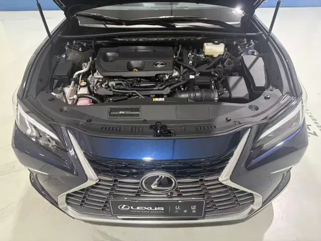 Lexus ES — Фото автомобиля 3