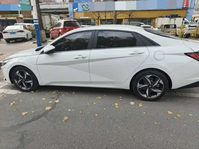 Hyundai Elantra — Фото автомобиля 8