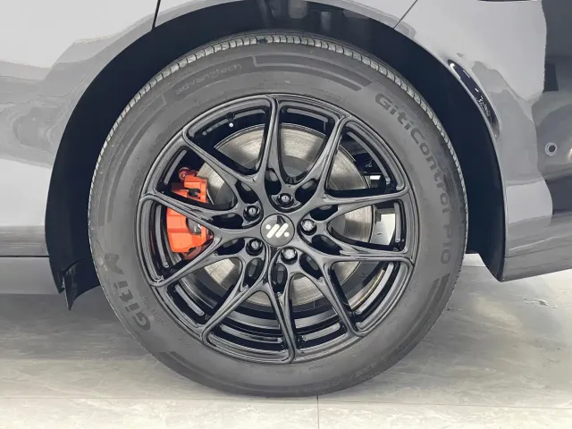 IM Motors LS6 — Фото автомобиля 19