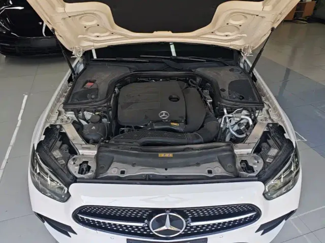 Mercedes-Benz E-Class — Фото автомобиля 19