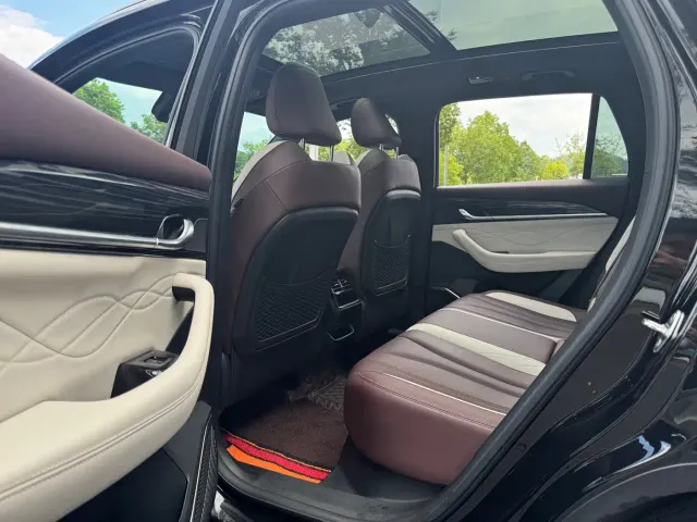 Geely Xingyue L — Фото автомобиля 12