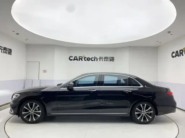 Mercedes-Benz E-Class — Фото автомобиля 8