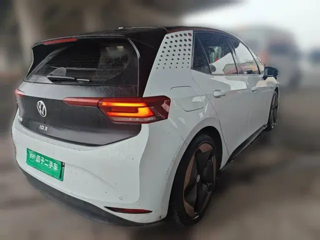 Volkswagen ID.3 — Фото автомобиля 4