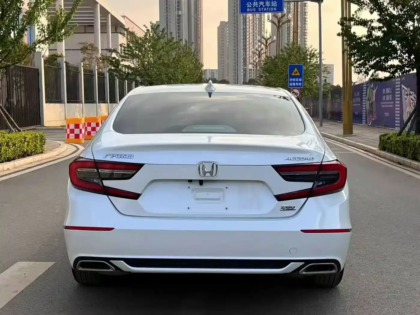 Honda Accord 2022 260TURBO Luxury Edition — Фото автомобиля 8