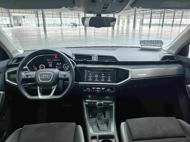 Audi Q3 — Фото автомобиля 11