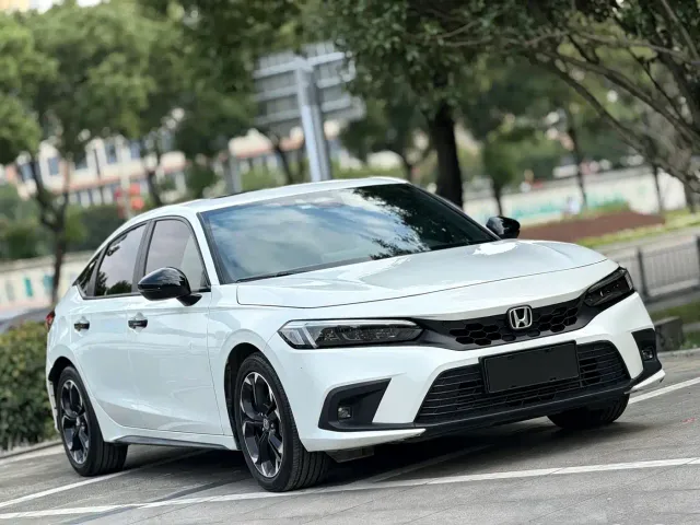 Honda Civic — Фото автомобиля 3
