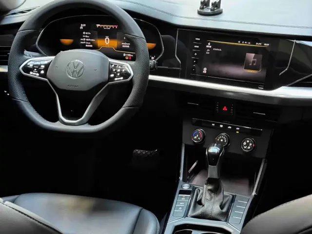 Volkswagen Passat — Фото автомобиля 13