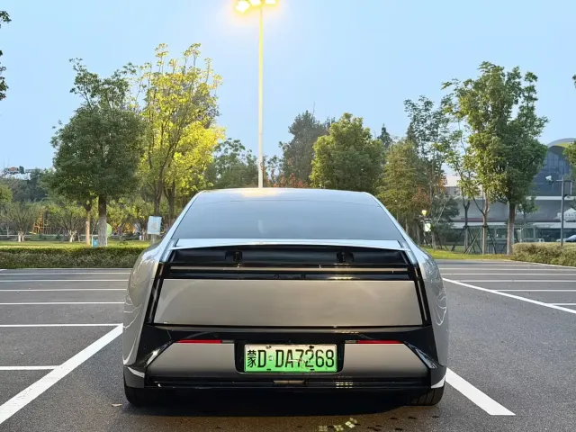 Xpeng P7 — Фото автомобиля 5