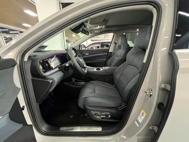 BYD Hai Shi 07 DM-i — Фото автомобиля 13