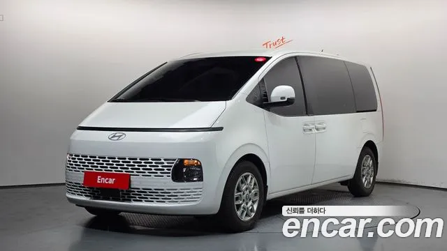 Фотография автомобиля — Hyundai Staria