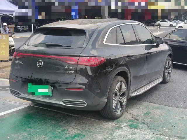 Mercedes-Benz EQE SUV — Фото автомобиля 4
