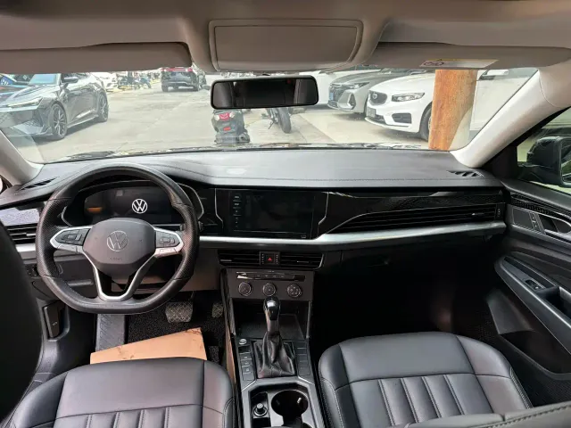 Volkswagen Passat — Фото автомобиля 5