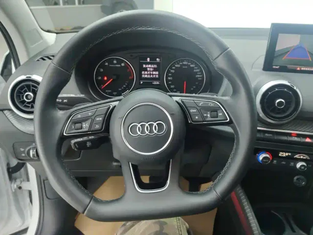 Audi Q2L — Фото автомобиля 15