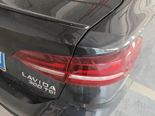 Volkswagen Lavida — Фото автомобиля 7