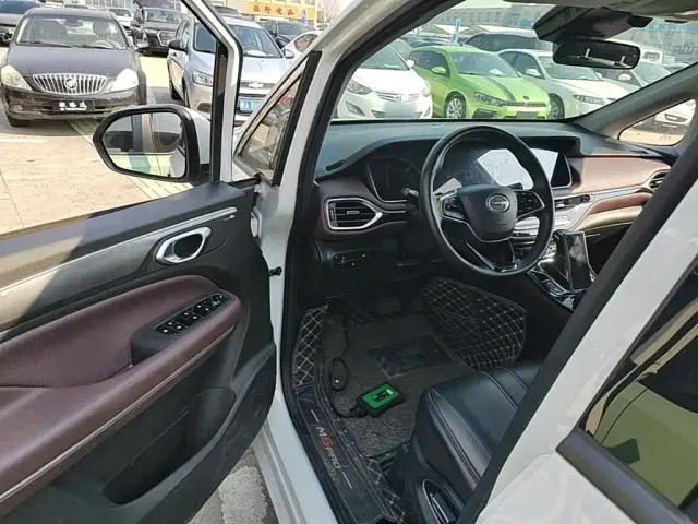 GAC Trumpchi M6 — Фото автомобиля 15