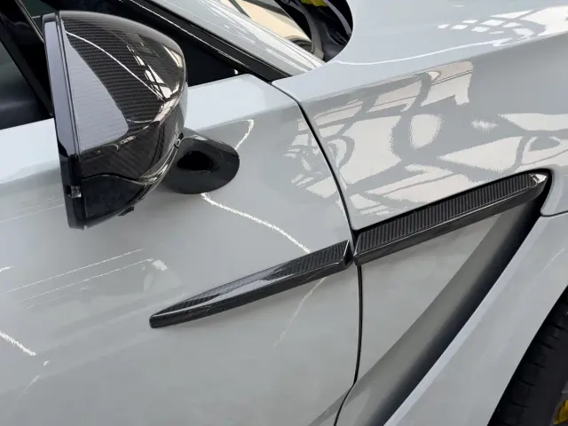 Aston Martin DBX — Фото автомобиля 9