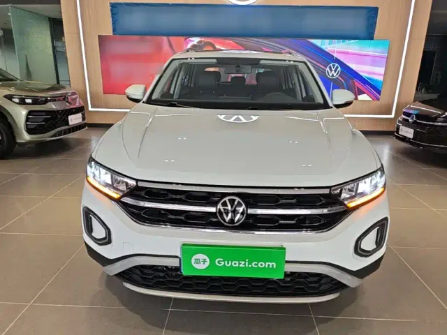 Volkswagen T-Roc — Фото автомобиля 2