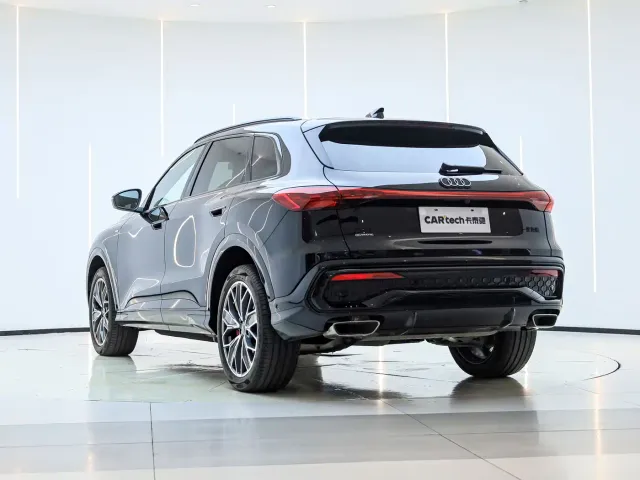 Audi Q5L — Фото автомобиля 3