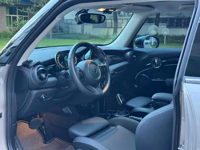 MINI Hatch — Фото автомобиля 9