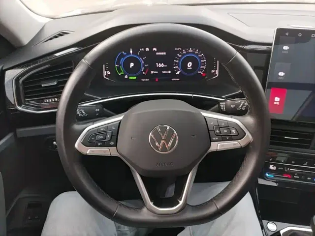 Volkswagen Tayron GTE Plug-in Hybrid — Фото автомобиля 10