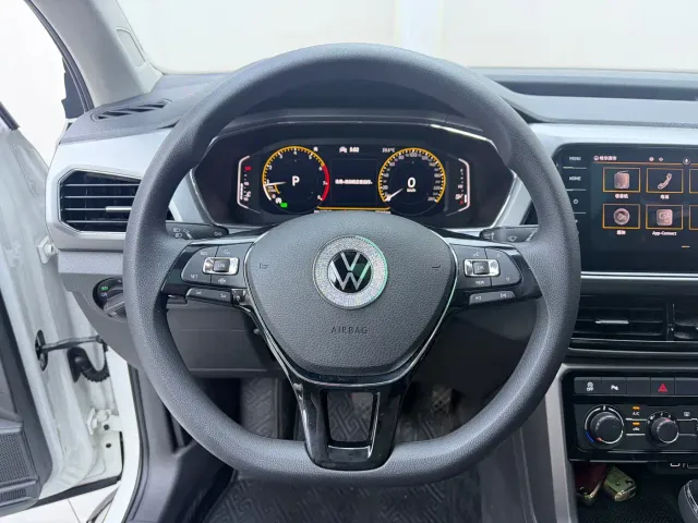 Volkswagen T-Cross — Фото автомобиля 11