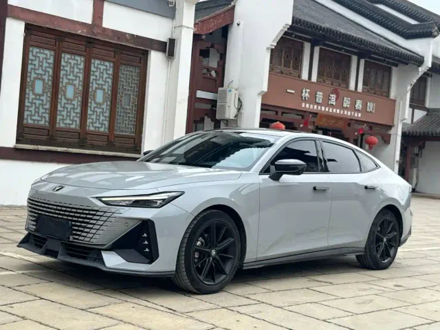 Фотография автомобиля — Changan UNI-V
