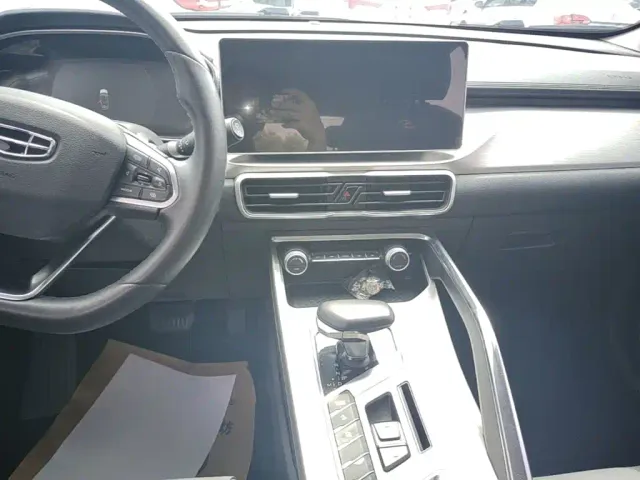 Geely Binyue — Фото автомобиля 12