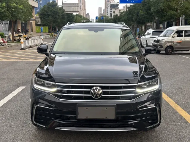 Volkswagen Tiguan L — Фото автомобиля 2