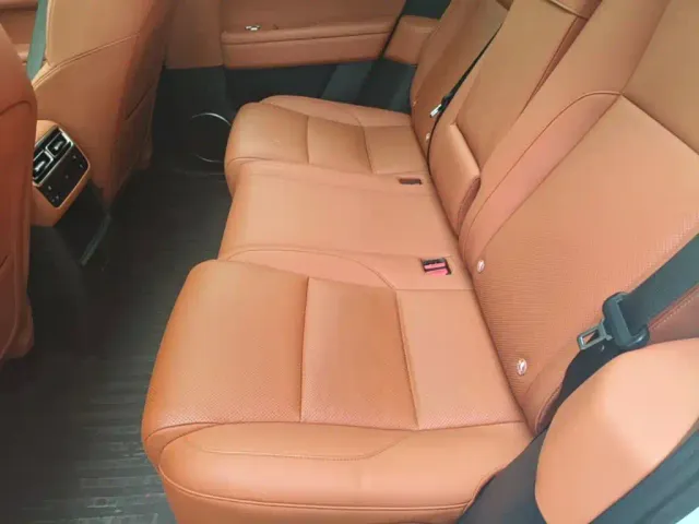 Li Auto L6 — Фото автомобиля 16
