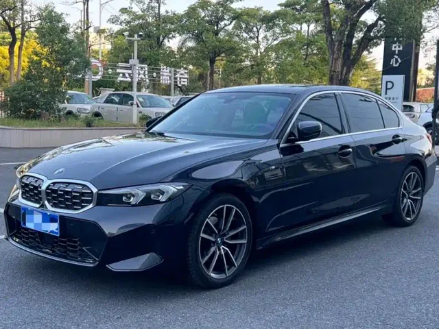 Фотография автомобиля — BMW 3 Series