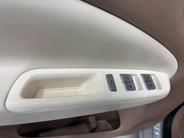 Wuling Motors Hongguang MINIEV 2025 4-Door Advanced — Фото автомобиля 13