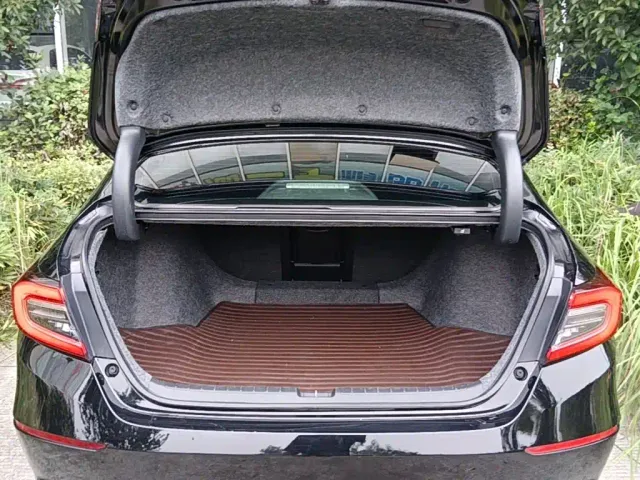 Honda Accord — Фото автомобиля 18
