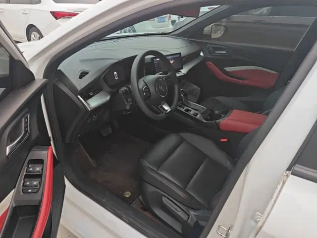 MG MG5 2023 180DVVT CVT Luxury Edition — Фото автомобиля 15