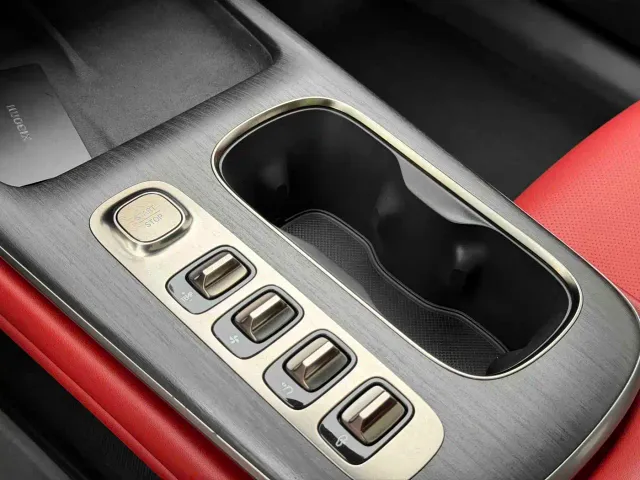 Xiaomi SU7 — Фото автомобиля 11