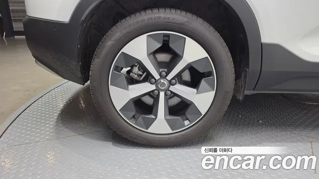 Вольво XC40 B4 Ultimate Bright — Фото автомобиля 5