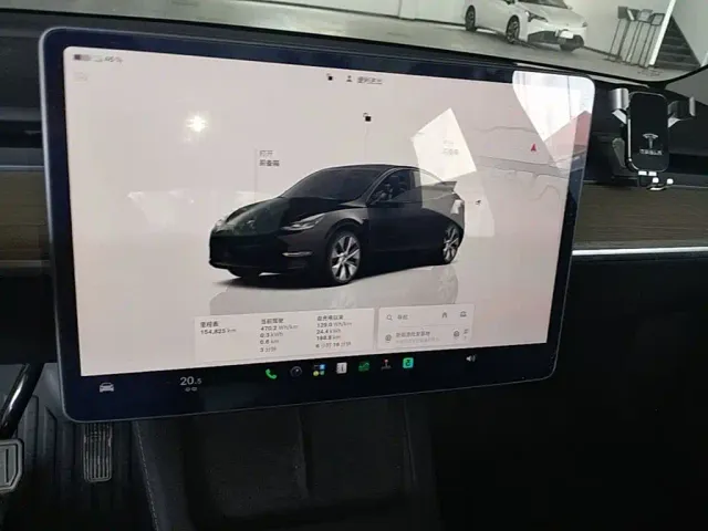 Tesla Model Y — Фото автомобиля 12