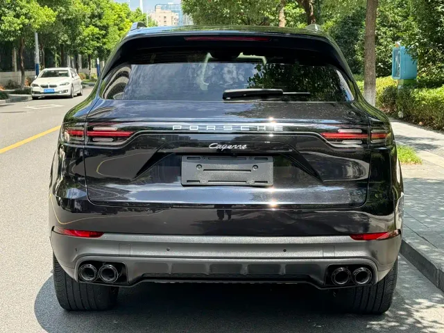 Porsche Cayenne — Фото автомобиля 4