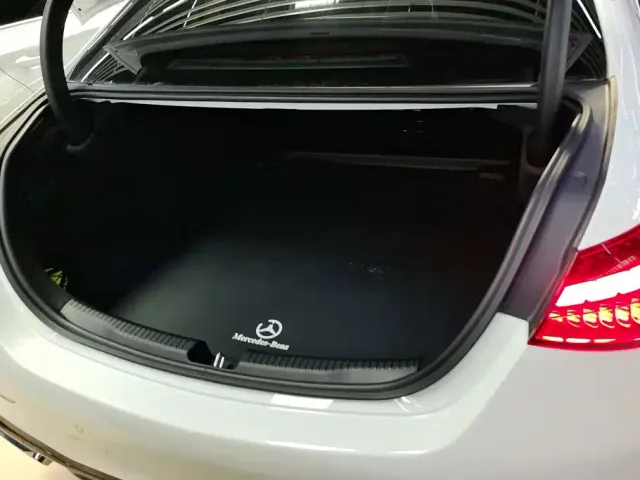 Mercedes-Benz C-Class — Фото автомобиля 4
