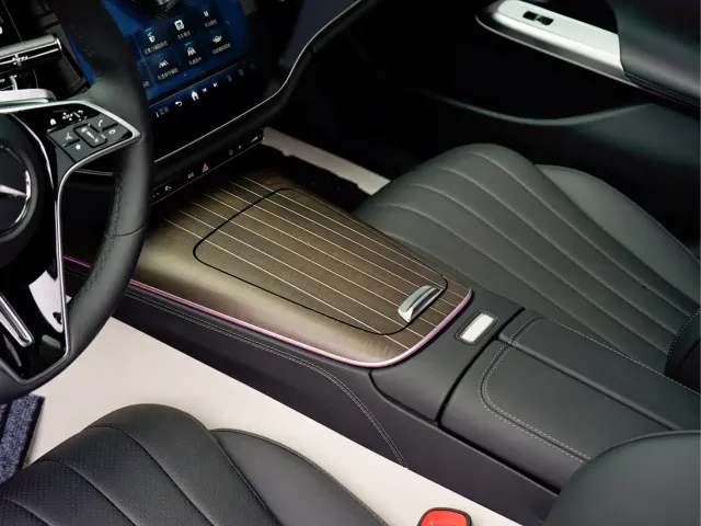 Mercedes-Benz E-Class — Фото автомобиля 14