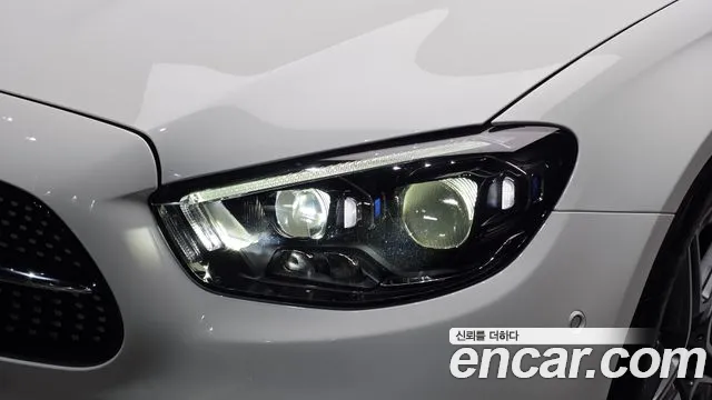 Mercedes-Benz E-Class — Фото автомобиля 22