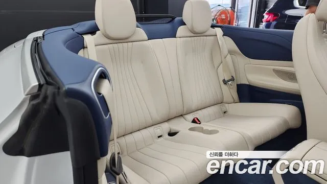Mercedes-Benz E-Class — Фото автомобиля 12