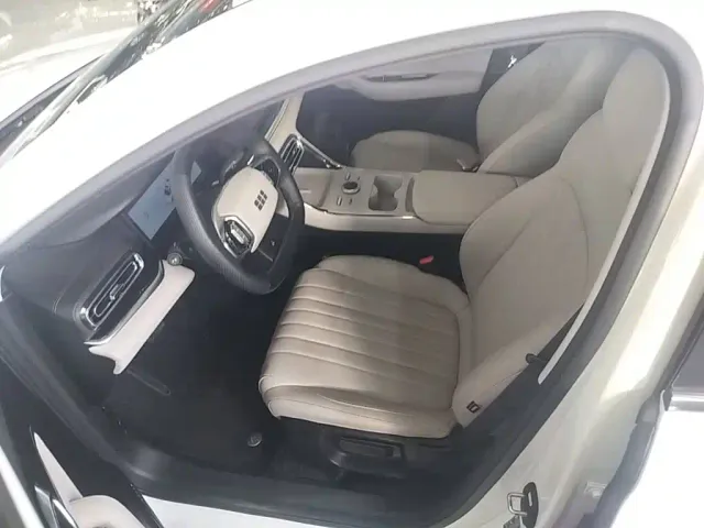 Geely Galaxy Stellar 6 — Фото автомобиля 15