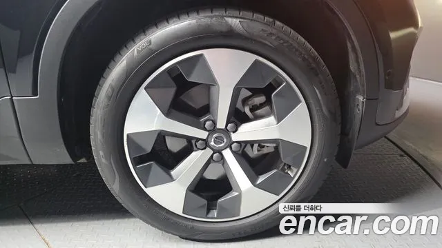 Вольво XC40 B4 Ultra Bright — Фото автомобиля 18