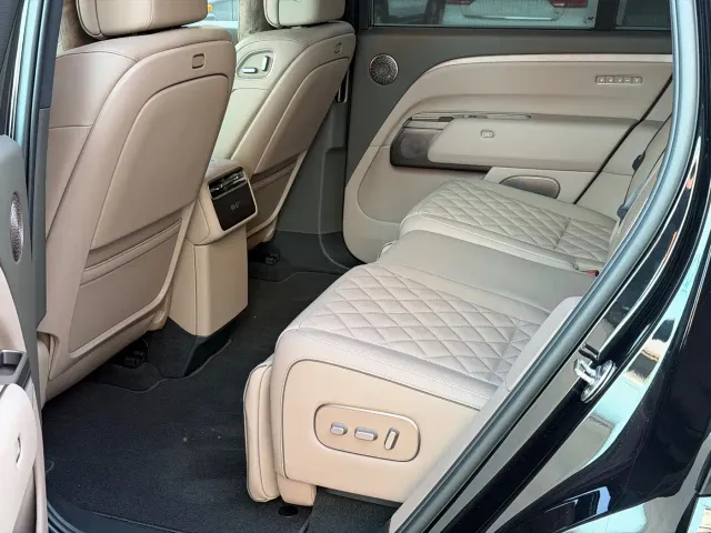 Li Auto L8 — Фото автомобиля 8