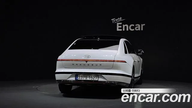 Hyundai Grandeur GN7 — Фото автомобиля 4